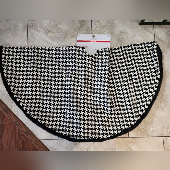 Tree Skirt - Picture 8 of 8